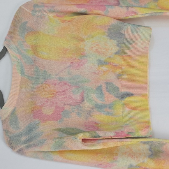 Le Superbe Pastel Crop Button Up Sweater with Large Sequin Accents.  Size Small - Picture 6 of 9